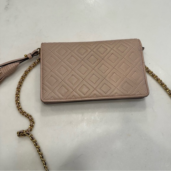 Tory Burch Fleming  Women’s Pale Pink Quilted Leather Crossbody Bag MSRP $348 - Picture 7 of 16